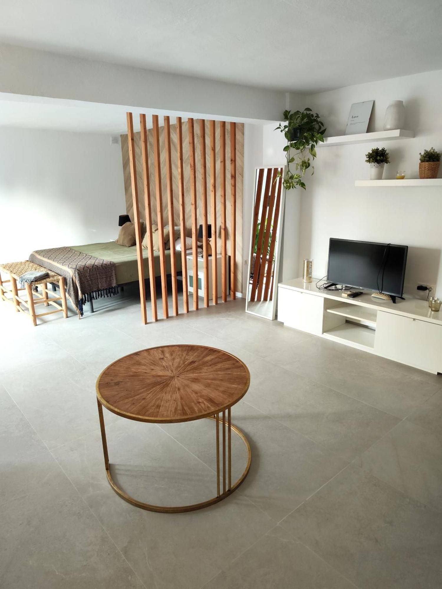Estudio En Malaga Luaran gambar