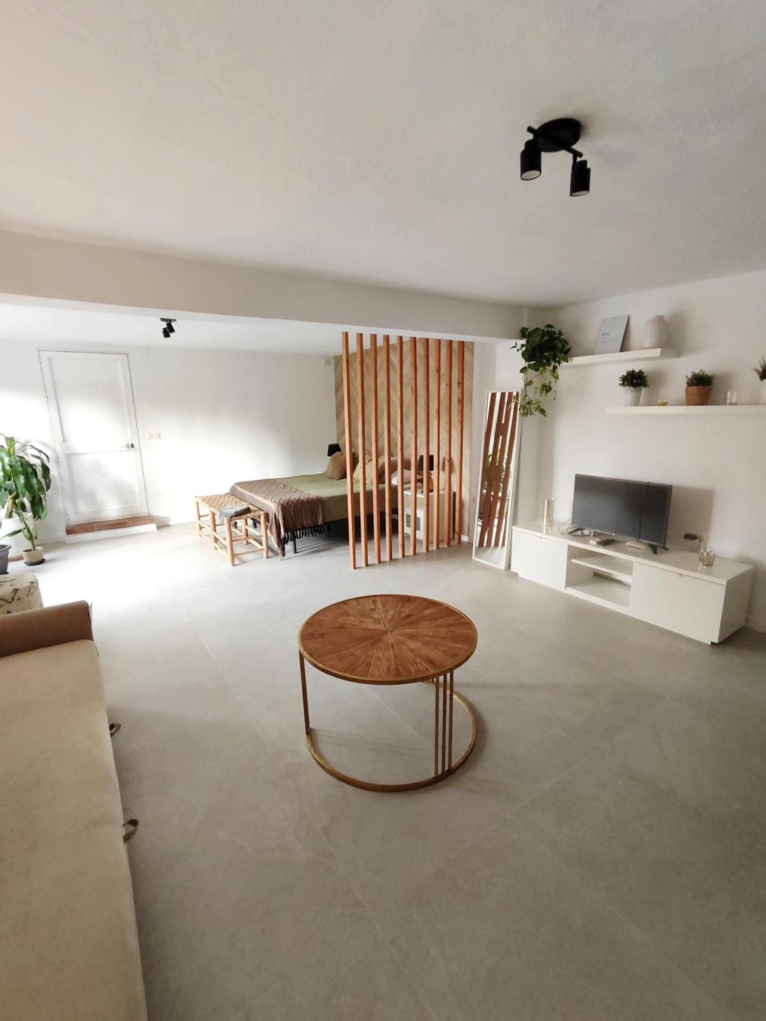 Estudio En Malaga Luaran gambar