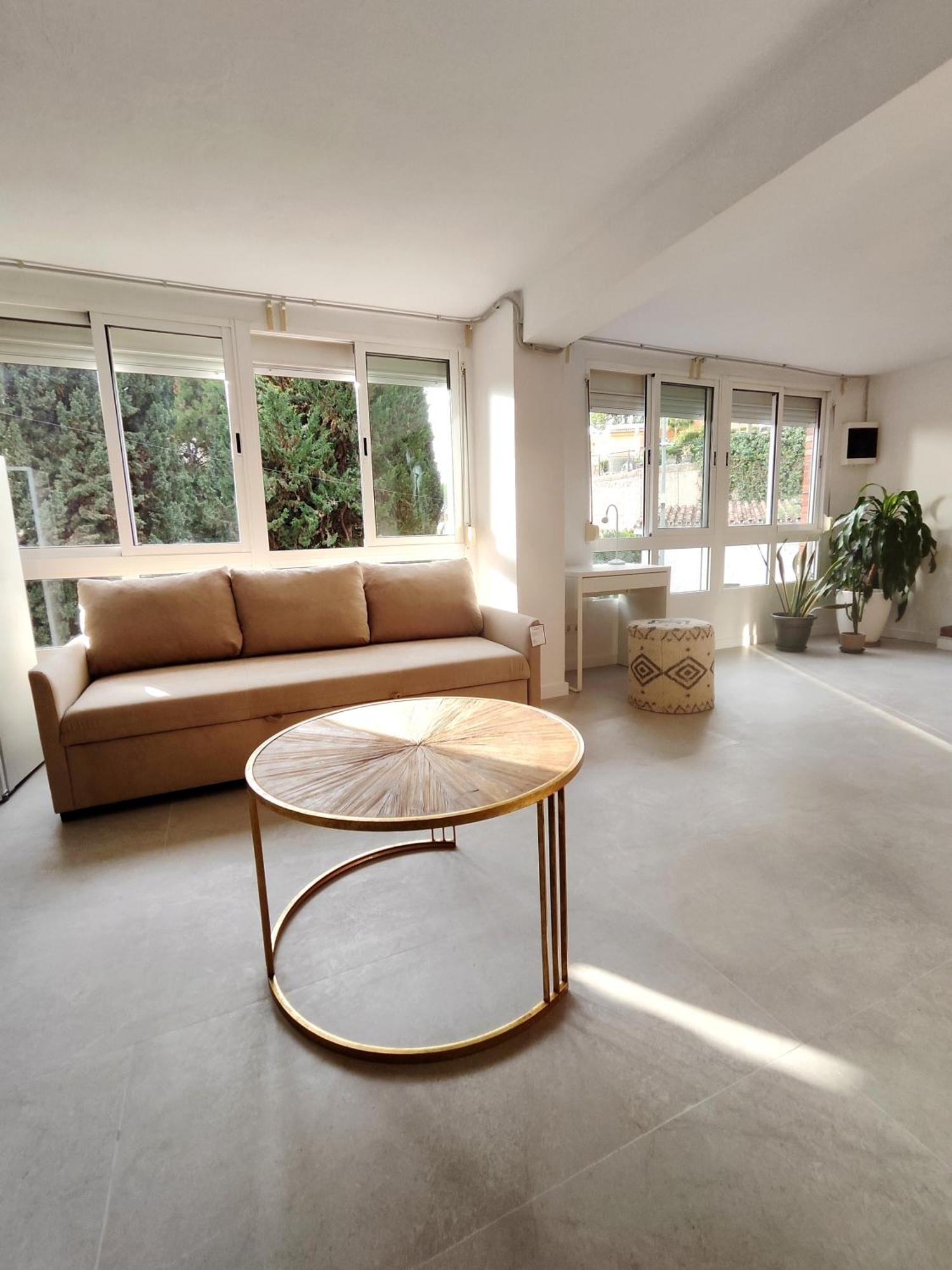 Estudio En Malaga Luaran gambar